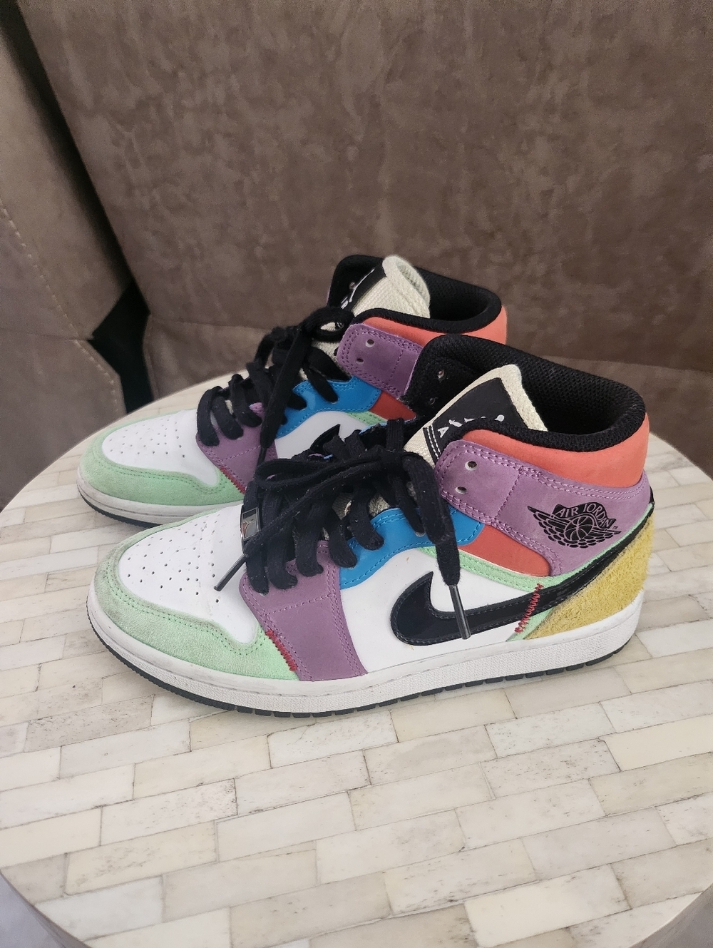 Nike Air Jordan 1 Mid SE Lightbulb size 7